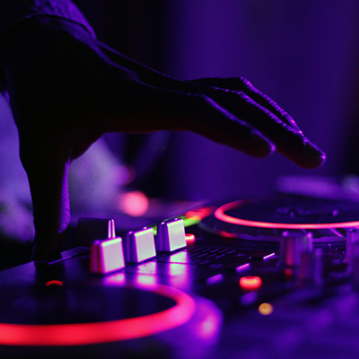 DJs